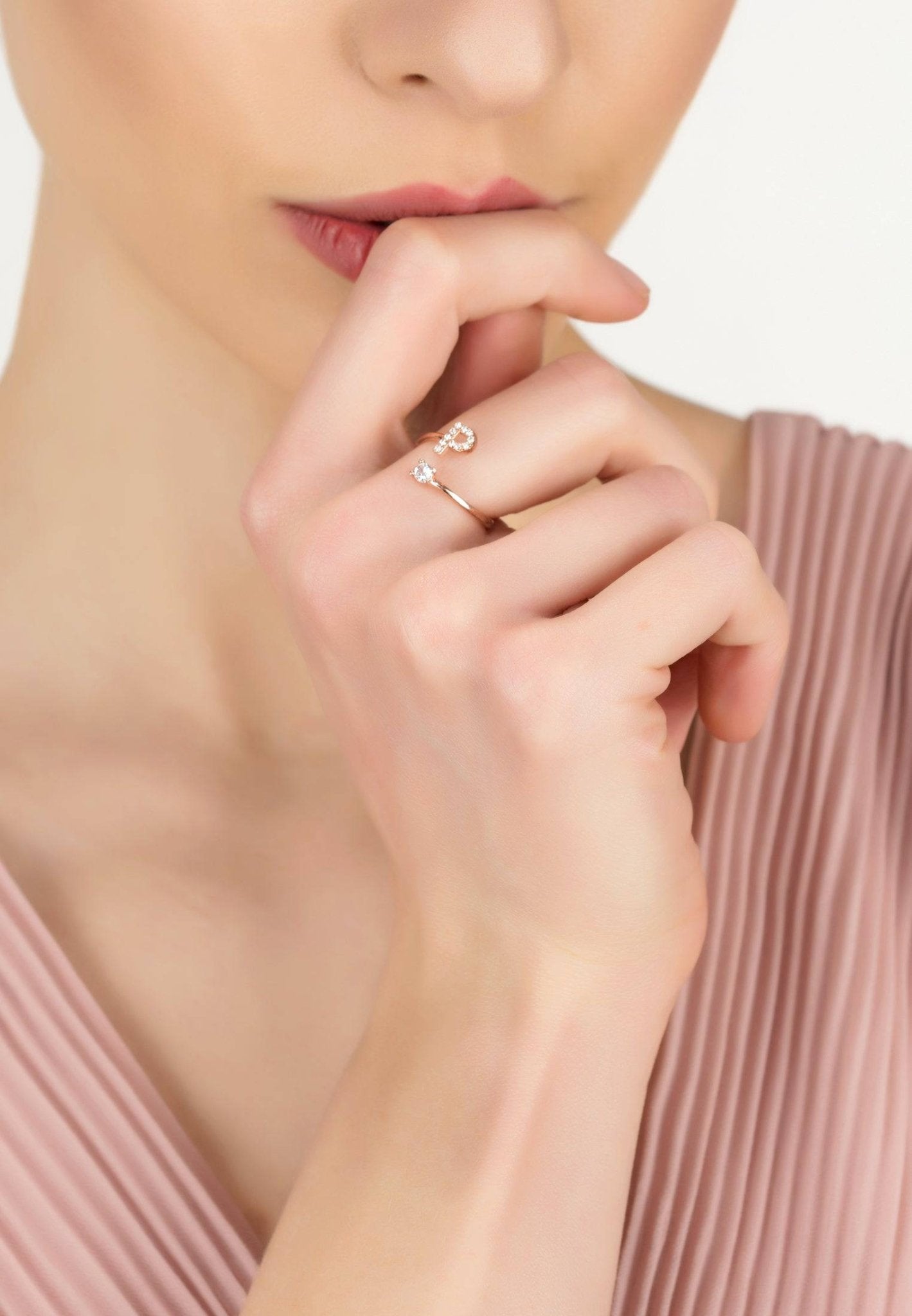 Initial Ring Rosegold P