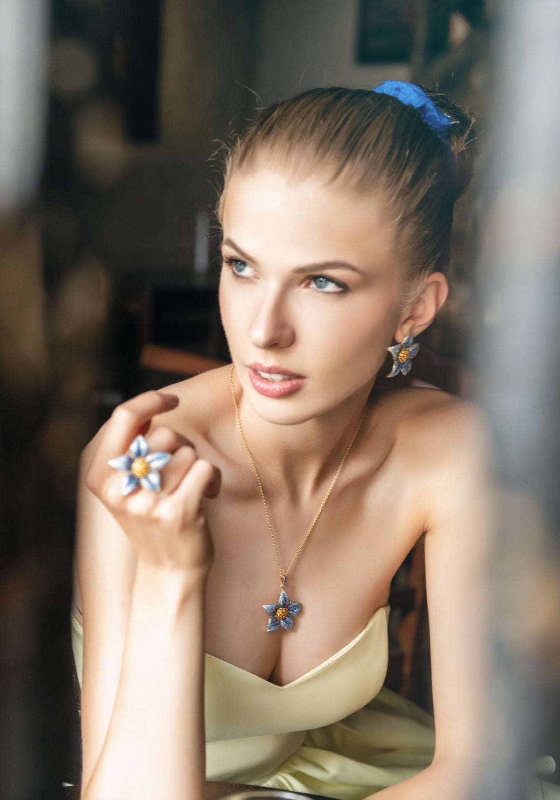 Pansy Flower Blue Necklace Gold