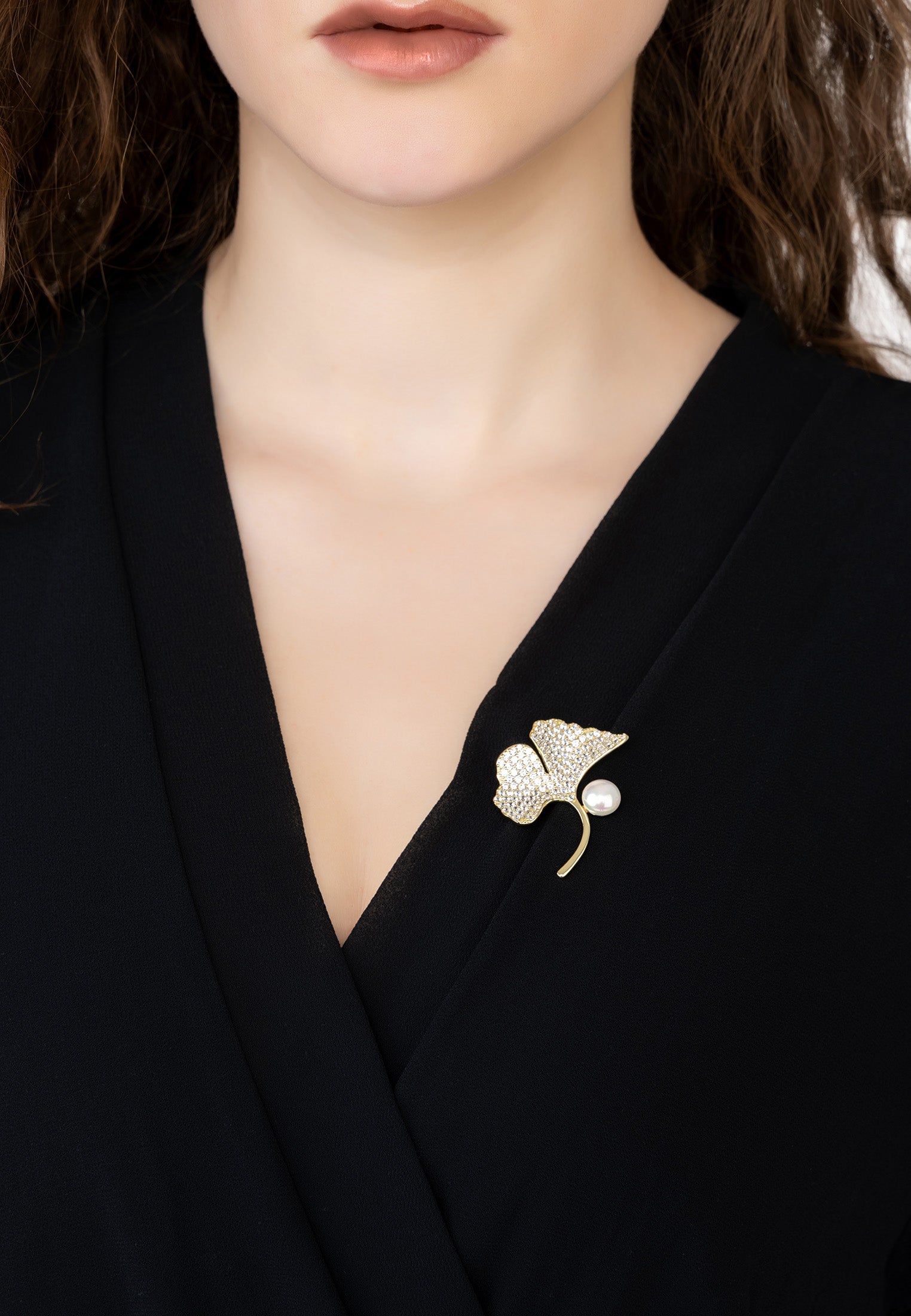 Ginkgo Leaf and Pearl Brooch Gold